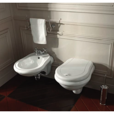 Kerasan Retro pakabinamas WC, baltas su lėtai nusileidžiančiu dangčiu Kerasan Retro pakabinamas WC, baltas su lėtai nusileidžiančiu dangčiu